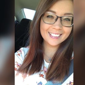 Meet your Posher, Alyssa